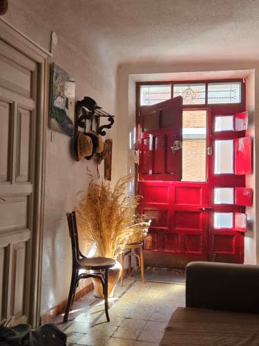 La Nava, casa de pueblo con patio y calefacción con chimenea — foto 8