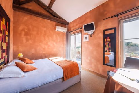Logis hotels Les Glycines — foto 2