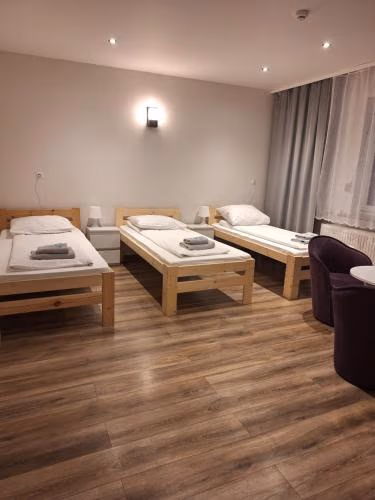 ETNA - Hostel -Noclegi Rzeszów 24 Pokoje -PARKING- — foto 6