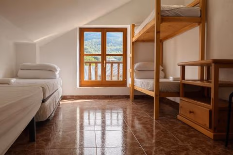 Albergue Tritón - Villanúa — photo 4