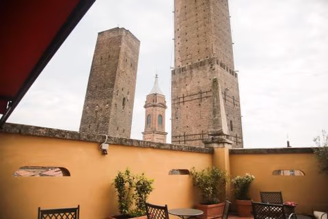 Albergo Garisenda con terrazza panoramica sulle Due Torri — foto 1