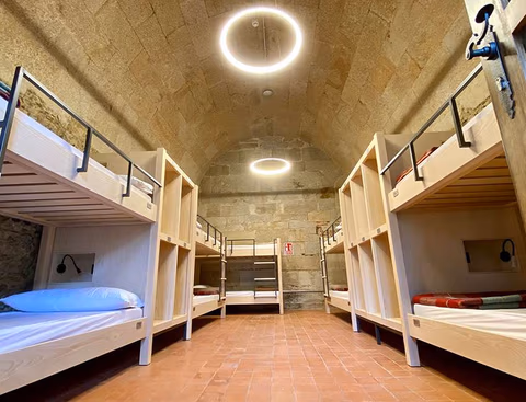 Albergue de peregrinos del Monasterio de Sobrado — foto 1