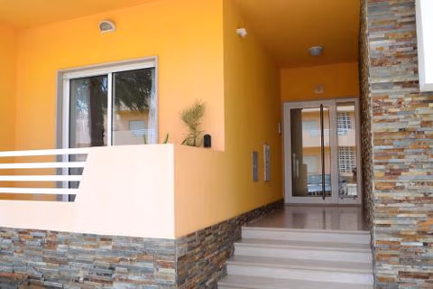 Mr. Stuart House — photo 2
