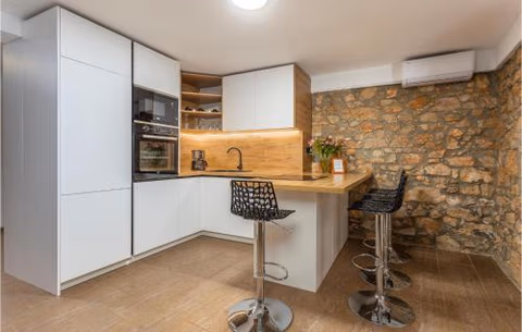 Cozy Home In Sveti Vid Dobrinjski — photo 6