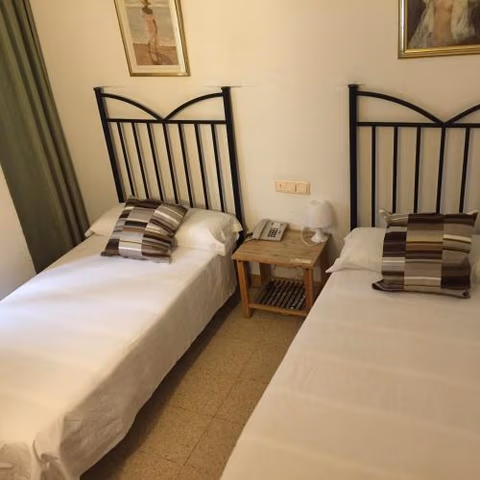 Hostal Tres Cantos — foto 7