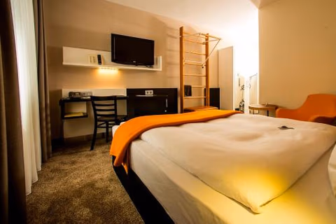 Turm Hotel — foto 1