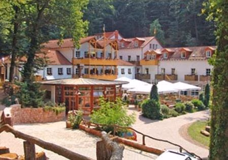 Schlosshotel Landstuhl — foto 1