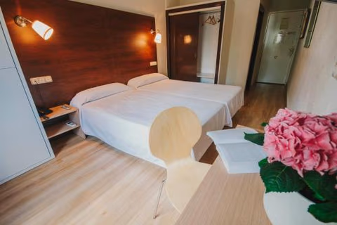 Hotel Embajador — foto 1