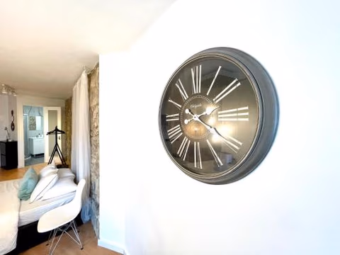 Apartments Historic Center • Collection by Perpetual Relax — photo 4