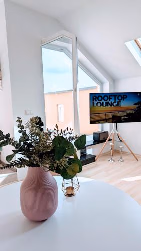 Rooftop Art Apartment, E-Roller,Ausblick,WLAN,TV — photo 9