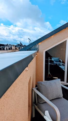 Rooftop Art Apartment, E-Roller,Ausblick,WLAN,TV — photo 5