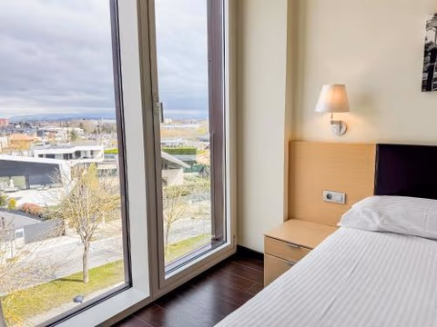 Hotel Jardines de Uleta Suites — photo 8