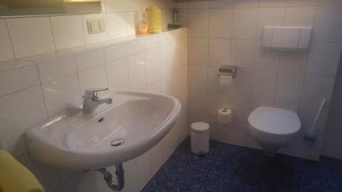 Gästehaus am Rathaus, Mehrbettzimmer 1 — foto 8