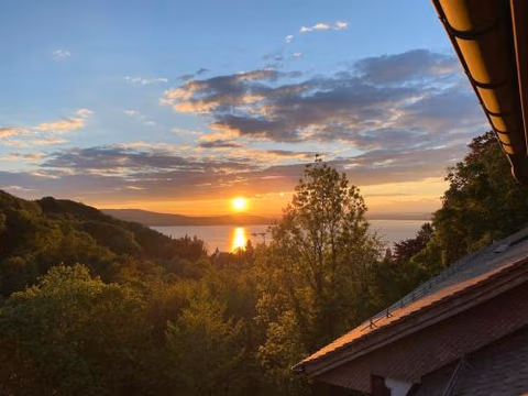Historisches Fachwerkhaus mit Blick auf den See — foto 5