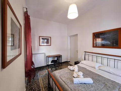 WOW HOME 2 - 175 mq - posteggio privato - davanti porto traghetti - fino a 10 posti letto - balcone — foto 2