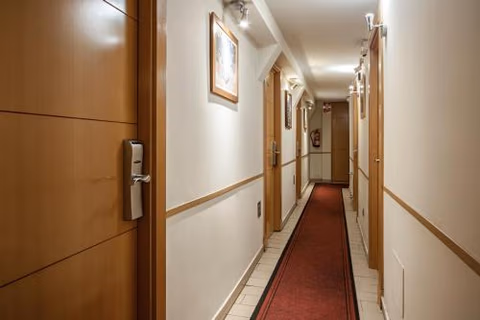 Hostal Inter Puerta del Sol AUTO CHECK IN — photo 8