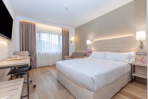 Hotel Puerta de Bilbao — foto 1