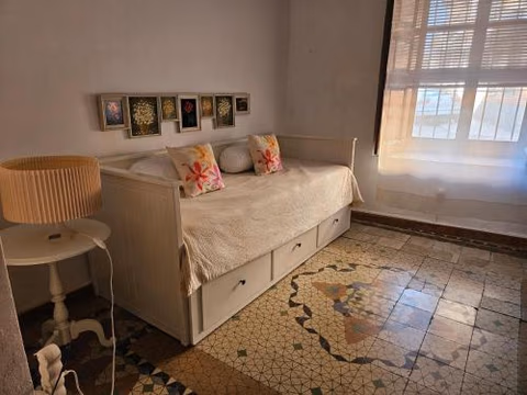 La Nava, casa de pueblo con patio y calefacción con chimenea — foto 4