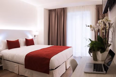 Hotel Pompaelo Plaza del Ayuntamiento & Spa — foto 5