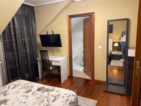 Habitaciones en chalet con jardín — foto 3