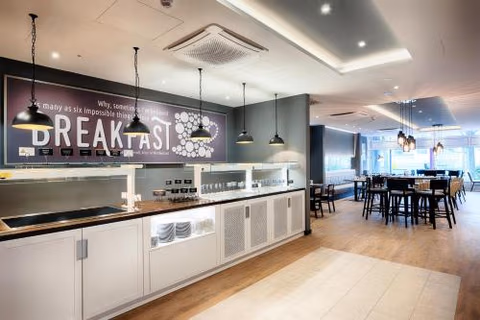 Premier Inn Köln City Centre — photo 6