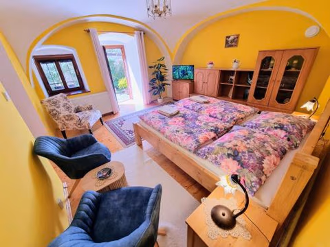 Historical house in the center Levoča with parking — foto 1