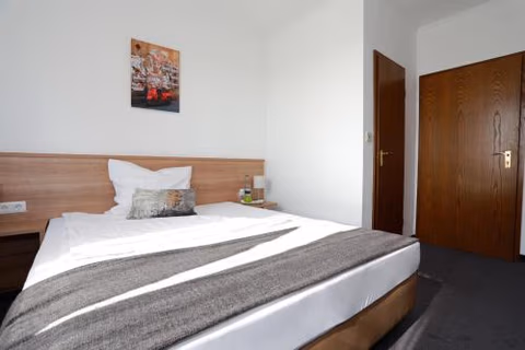 Hotel zwei&vierzig — photo 1