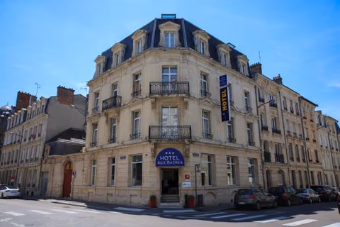 Brit Hotel Aux Sacres Reims, Centre Historique — foto 1