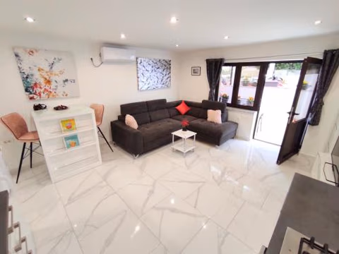 Apartman Dino with heated pool — foto 1