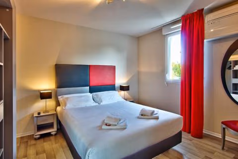 Adonis Hotel Bayonne — photo 3