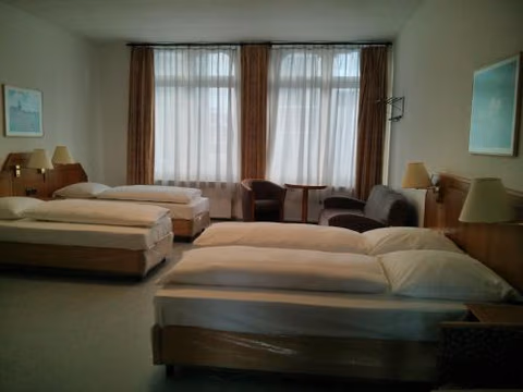 Willy Hotel Frankfurt — photo 1