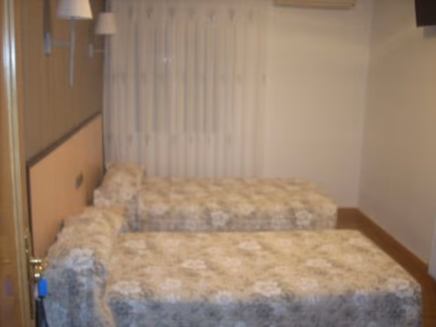 Hotel Corona de Castilla — photo 5