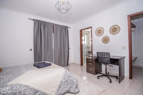 Charming Private Rooms in an Apartment A2 Penha - Faro — foto 4