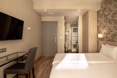 Hotel Avenida Gran Vía — foto 4