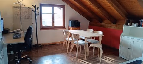 3-Zimmer im 2 OG mit Kochnische und separatem Bad nahe Langenthal — foto 1