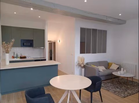 Superbe 2 pièces refait à neuf idéalement situé — foto 1