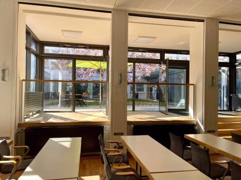 hoffmanns höfe — photo 8