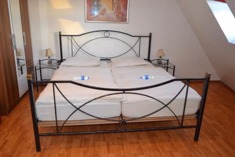 Kölnotel Hostel, Apart & Suite — photo 1