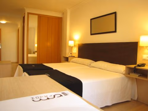 Hotel Room — foto 3