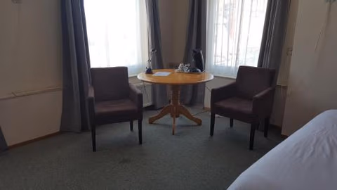Hotel het Gemeentehuis Uithuizen — foto 9