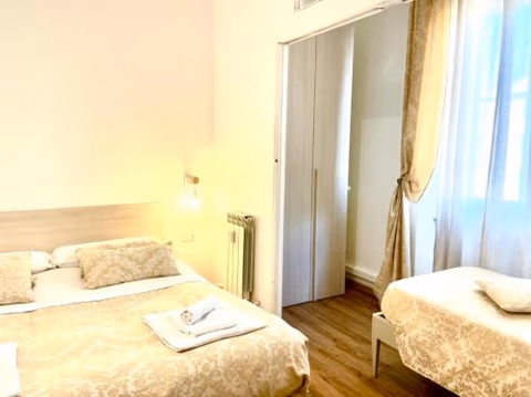 Cavour16 rent bedrooms — foto 8
