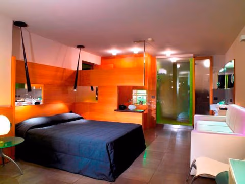Hotel Zone — foto 1