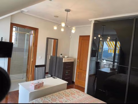 Habitaciones en chalet con jardín — foto 7
