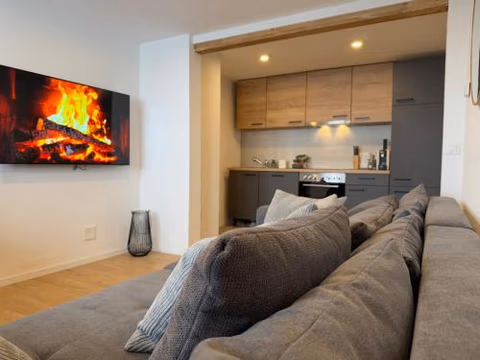 Breathtaking Lake & Mountain View Apartment — foto 8