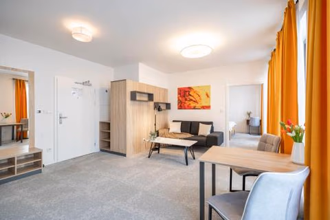ALURE RESIDENCES 12 & 24h self check-in & private parking next to the apartment building included, CITY CENTER right on SNP Square in a quiet passage, new building, best deal in town — foto 3