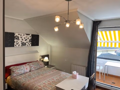 Habitaciones en chalet con jardín — foto 8