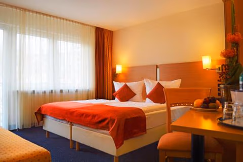 Hotel Plaza — photo 1