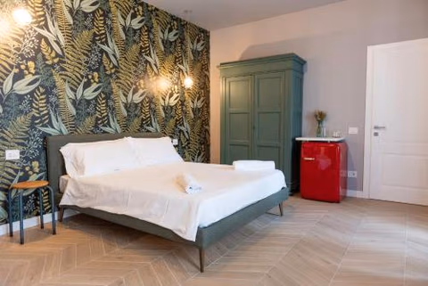Regina Boutique Suites — photo 4