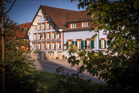 Hotel Landgasthaus Neues Bild, Eggerstanden — foto 1