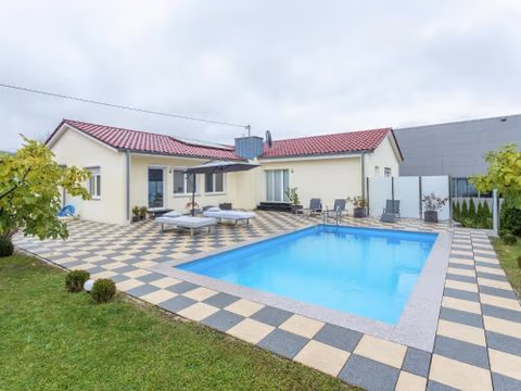 Ferienhaus in Markdorf mit Pool — foto 1